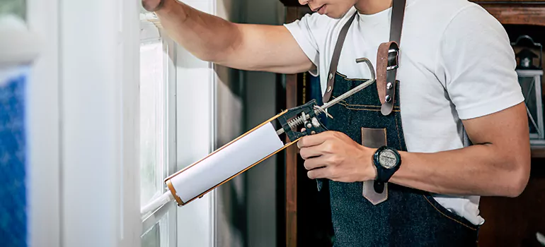 Window Caulking Contractor in Buenaventura Lakes, FL